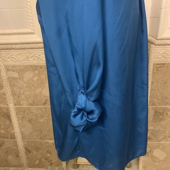 White Stag. Size XL (16/18). Pin Tucks. Long Sleeve. Roll Tab Cuff. B95. - Picture 6 of 7